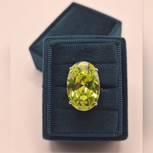 Swarovski Chartreuse Lime Crystal Oval Ring Silver Tone Cocktail NWT